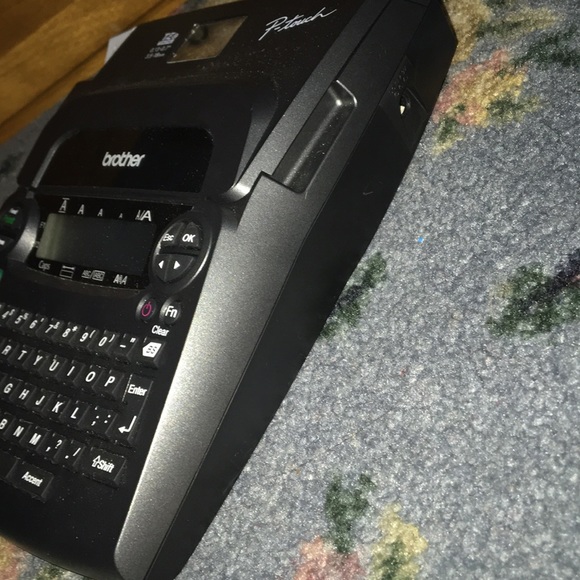 Brother Label Making Machine - Picture 4 of 5